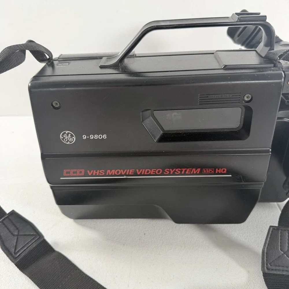 Vintage GE 9-9806 VHS‎ Movie Video System Camcorder POWERS ON AS IS READ DESC.